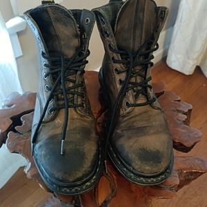 Doc Martens Distressed 8 Eye UK 6